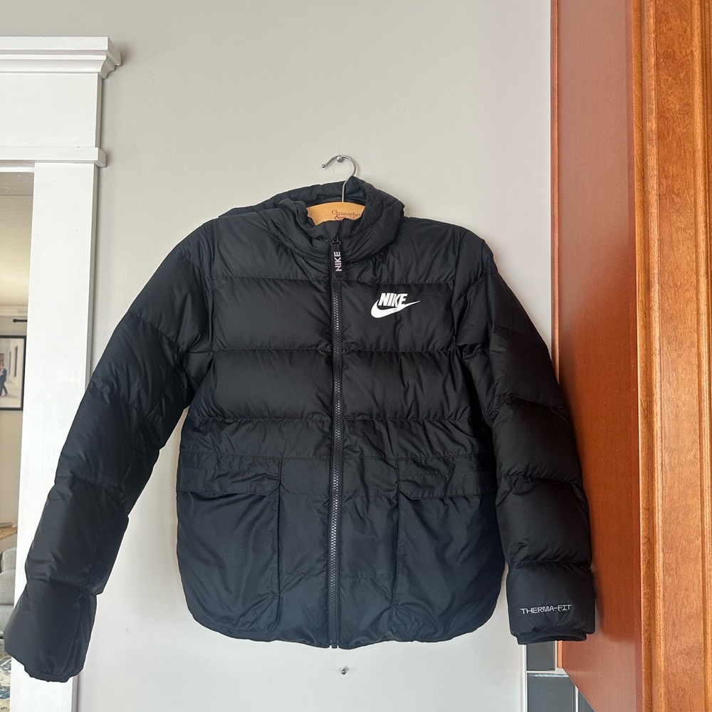 Nike Therma Fit Kids coat size Large Black Puffer Jacket With Hood